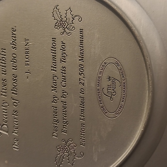 Hallmark fine pewter plate 1981 carolers - Picture 4 of 4